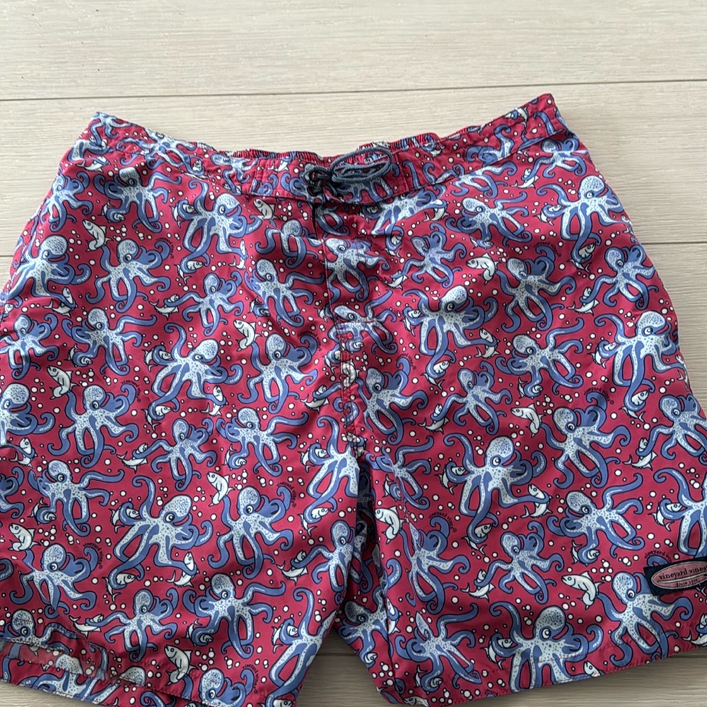 Vineyard Vines men’s XL bathing suit - octopus